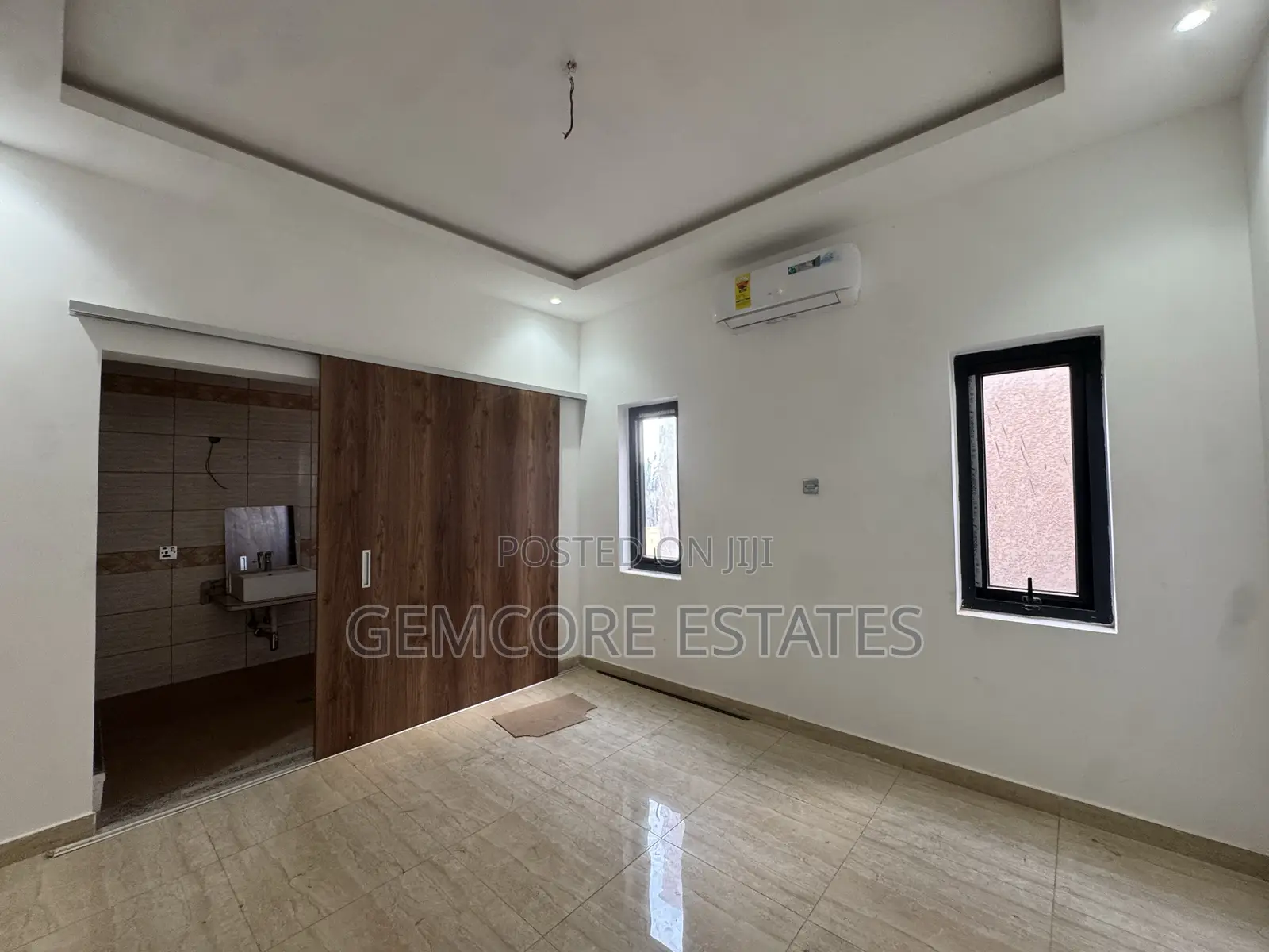 4bdrm House in New Nation, Lake Side Estate for sale