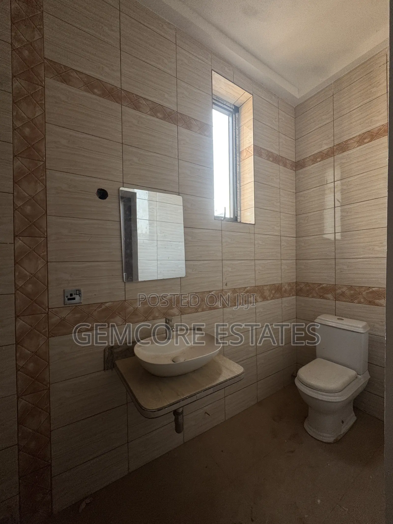 4bdrm House in New Nation, Lake Side Estate for sale