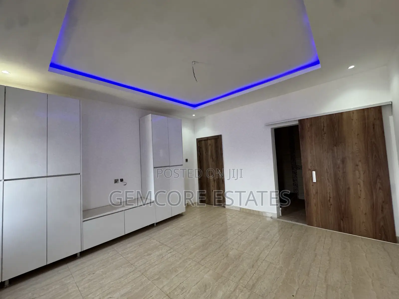 4bdrm House in New Nation, Lake Side Estate for sale