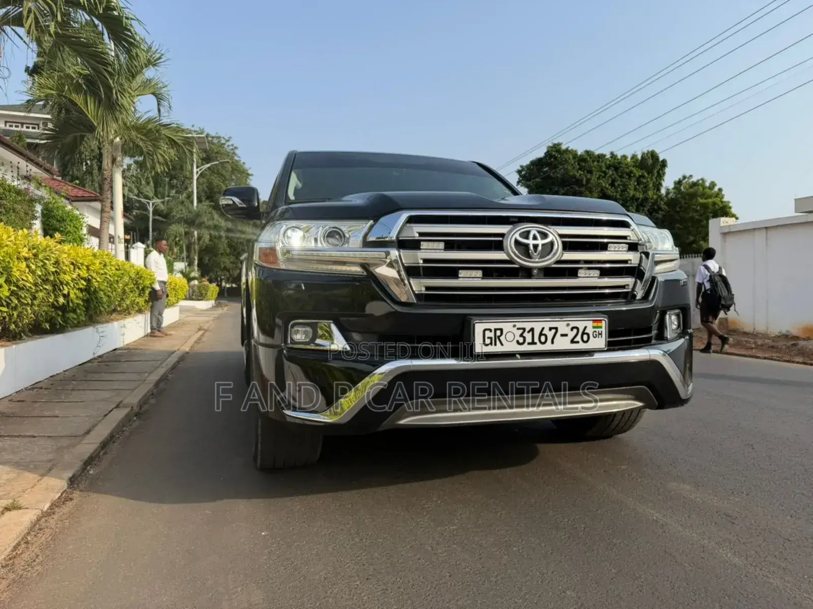 Executive Toyota Land Cruiser V8 Rental – Sleek Powerful