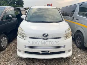 Toyota Voxy 2010 White