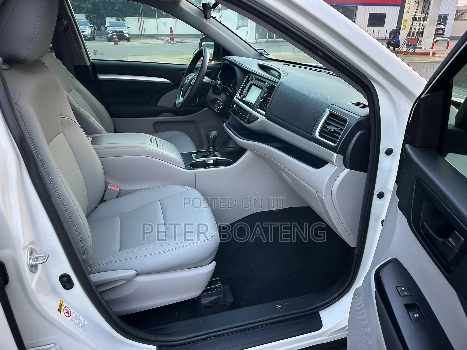 Toyota Highlander LE 4x2 (2.7L 4cyl 6A) 2018 White