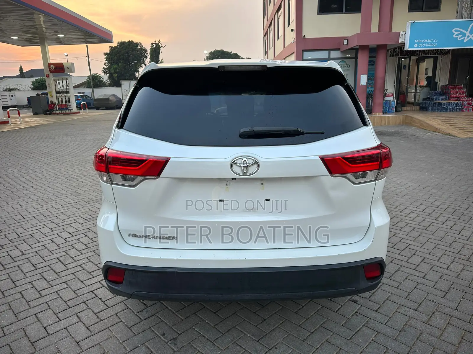 Toyota Highlander LE 4x2 (2.7L 4cyl 6A) 2018 White