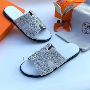 Quality Hermes Oran Slippers (White Black)