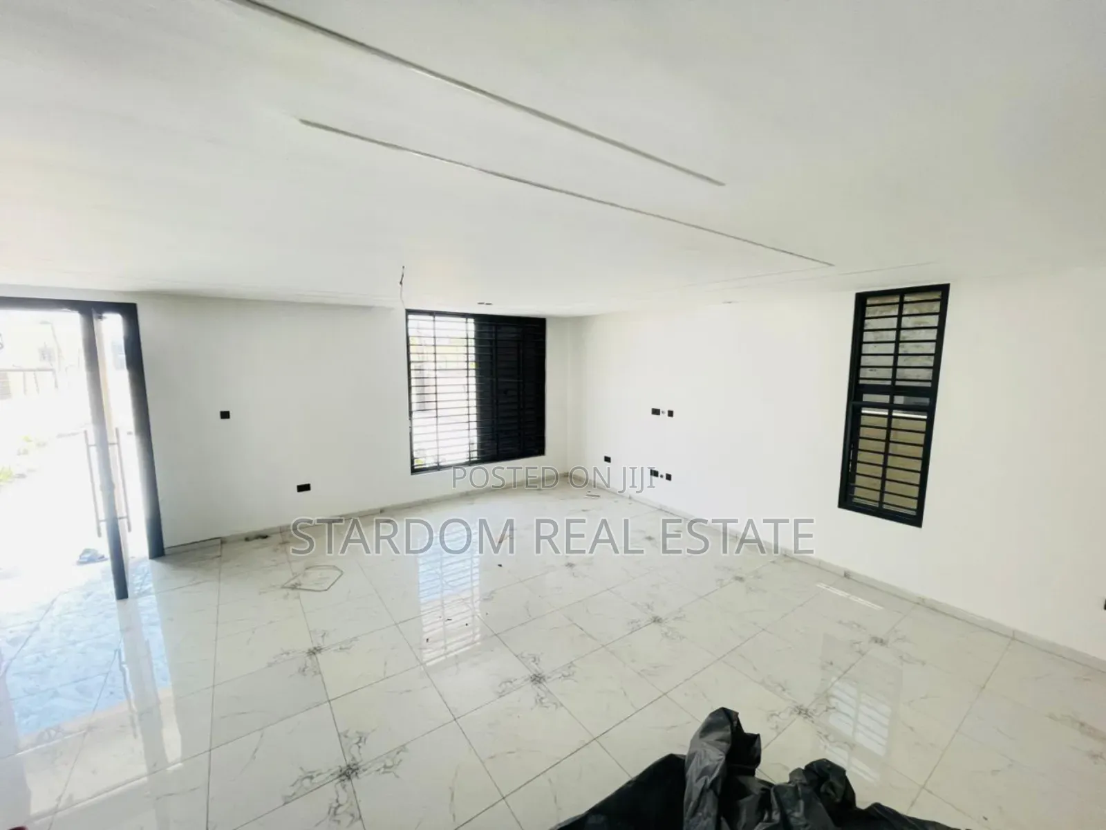 3bdrm Duplex in East Legon Hills for sale