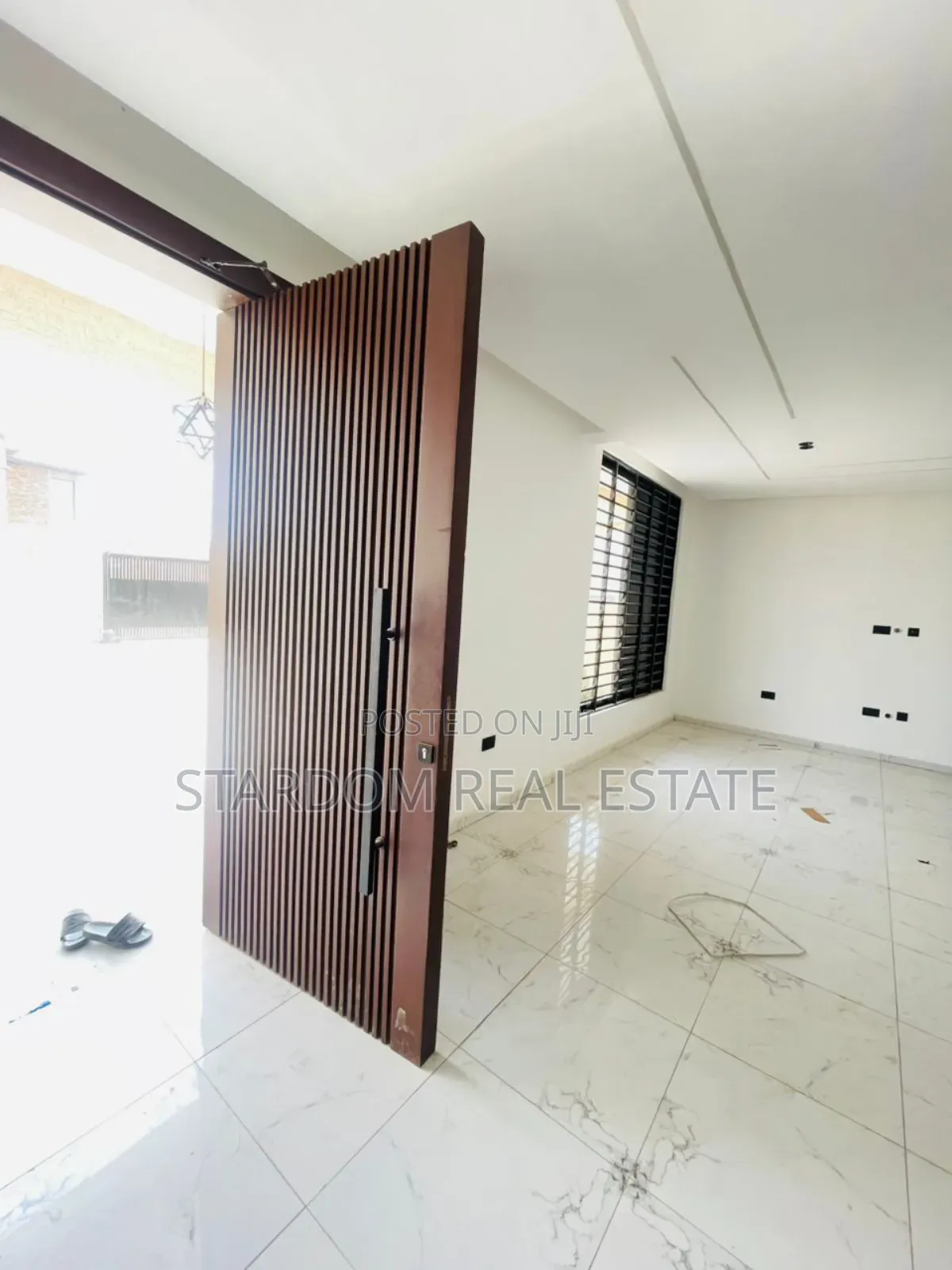 3bdrm Duplex in East Legon Hills for sale