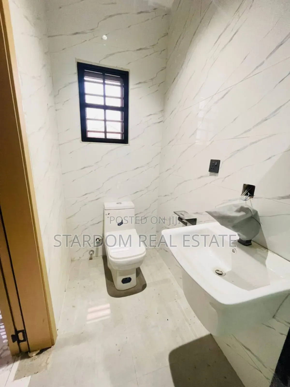 3bdrm Duplex in East Legon Hills for sale