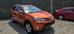 Toyota RAV4 XLE 4dr SUV (2.5L 4cyl 6A) 2014 Orange