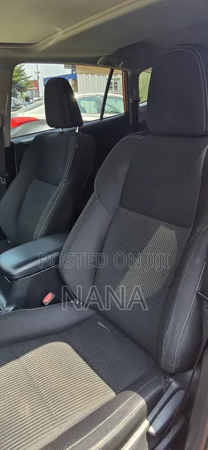 Toyota RAV4 XLE 4dr SUV (2.5L 4cyl 6A) 2014 Orange