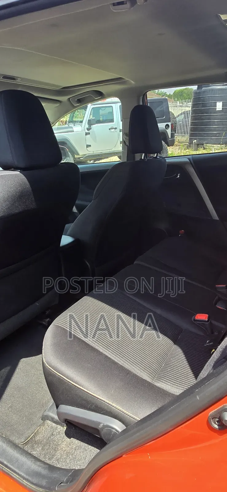 Toyota RAV4 XLE 4dr SUV (2.5L 4cyl 6A) 2014 Orange
