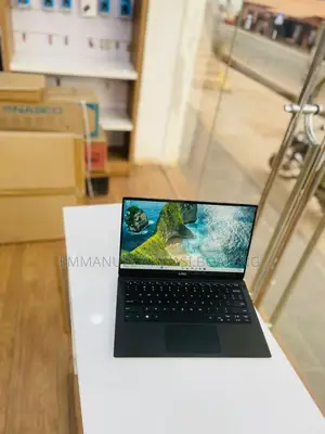 New Laptop Dell XPS 13 9370 8GB Intel Core i5 SSD 256GB