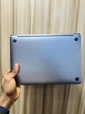 Laptop Apple MacBook Pro 2020 8GB Intel Core I5 SSD 512GB