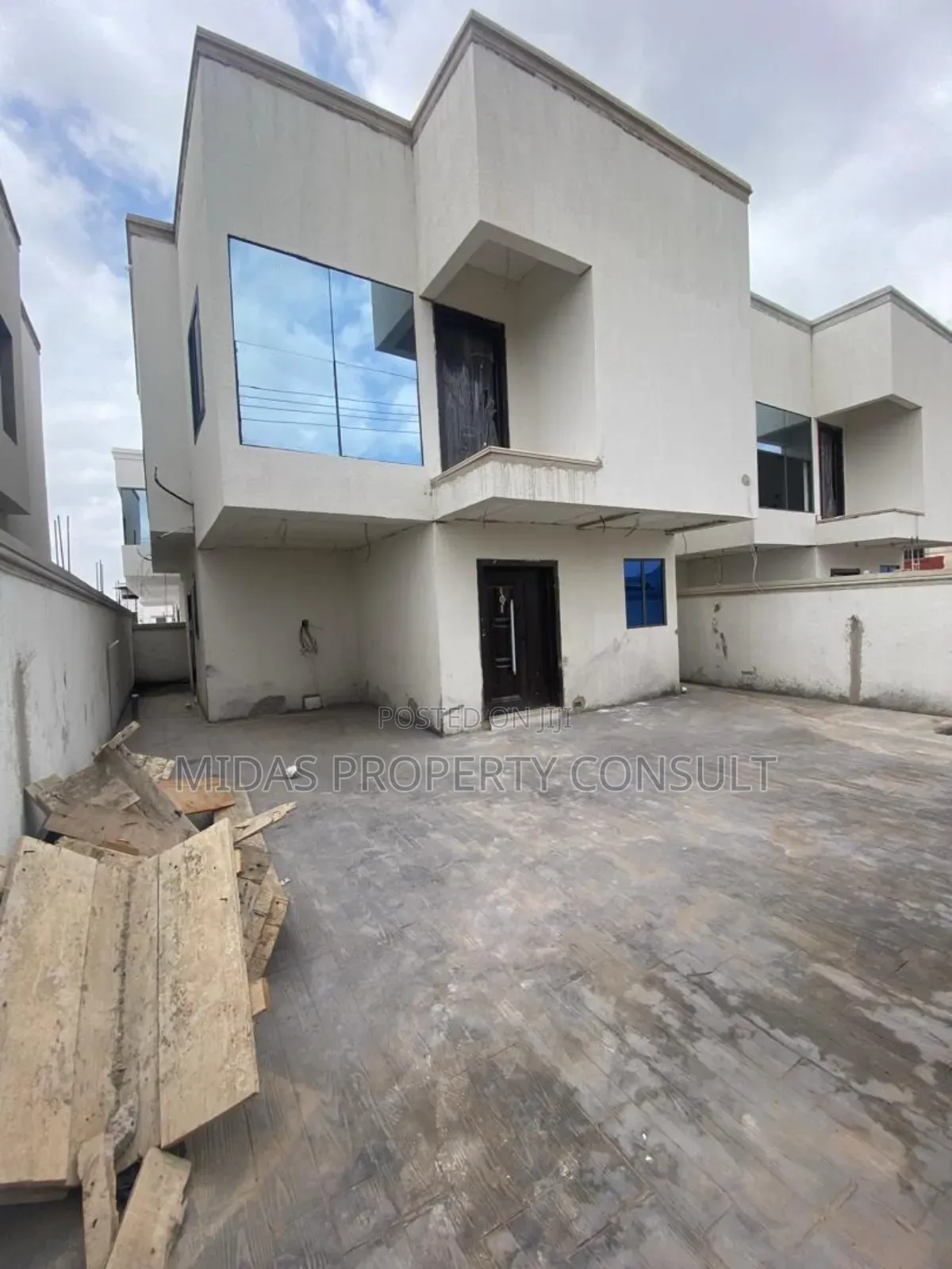 3bdrm House in East Legon Hills for sale