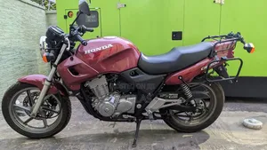 Honda CB 2003 Red