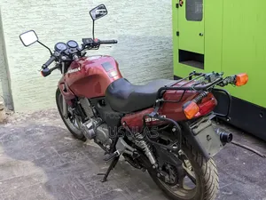 Honda CB 2003 Red