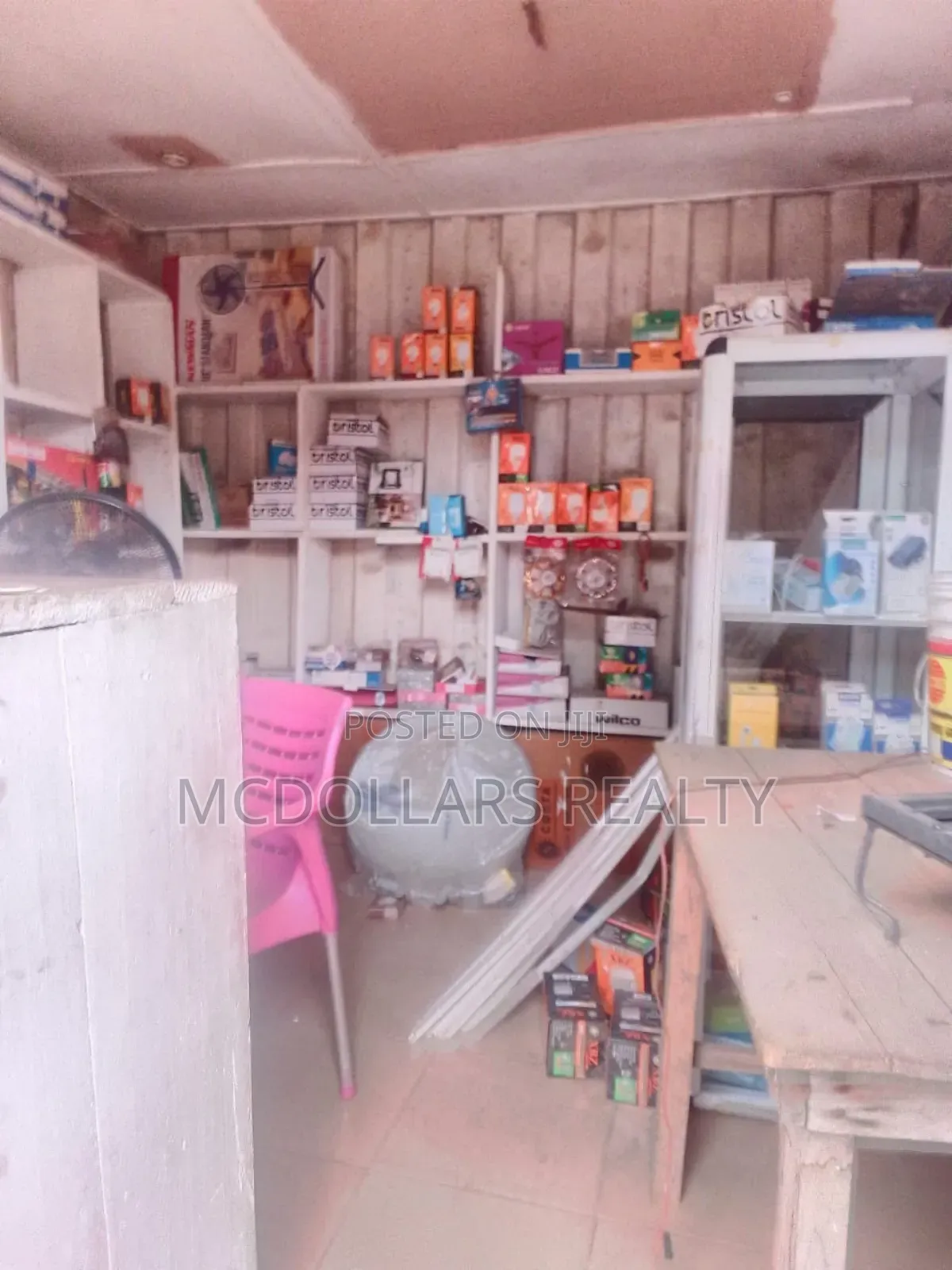 Container for Sale 20,000 Cedis, Container Will Be on Land