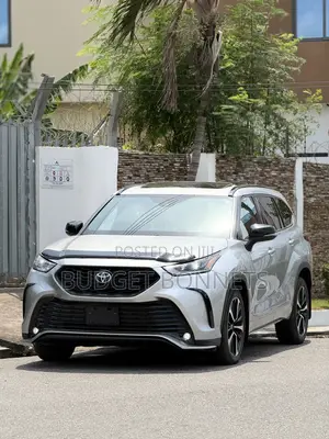 Toyota Highlander XSE 2021 Silver
