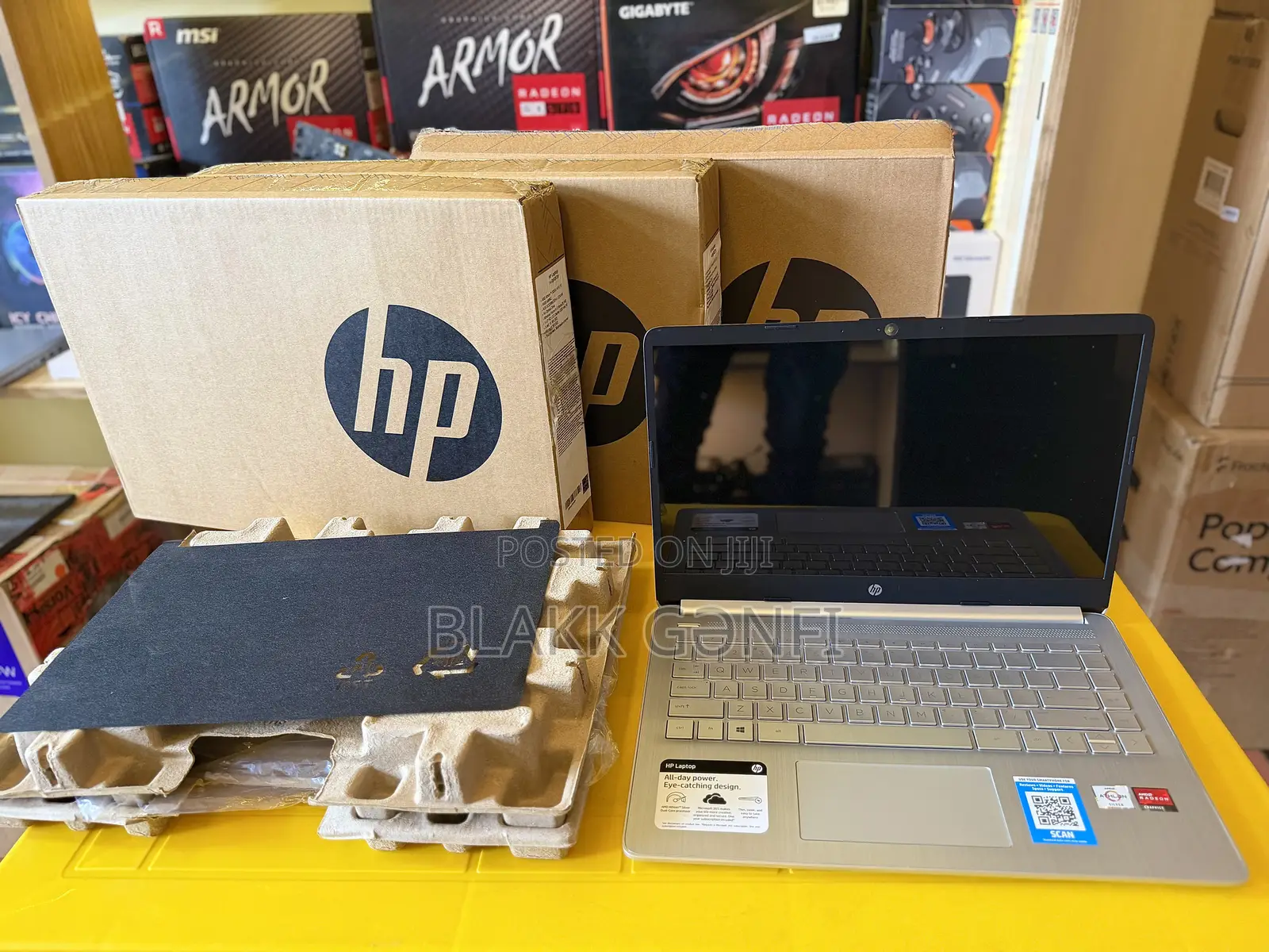 New Laptop HP 14-ep0063 4GB AMD eMMC 60GB