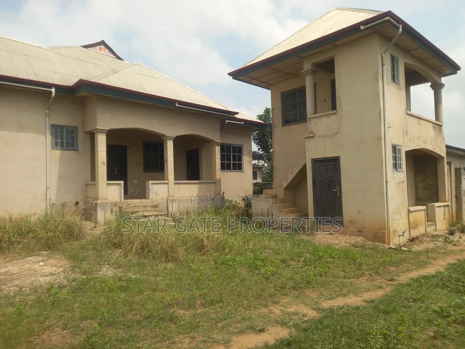 7bdrm House in Mampongteng New Site, Kwabre for sale
