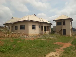 7bdrm House in Mampongteng New Site, Kwabre for sale