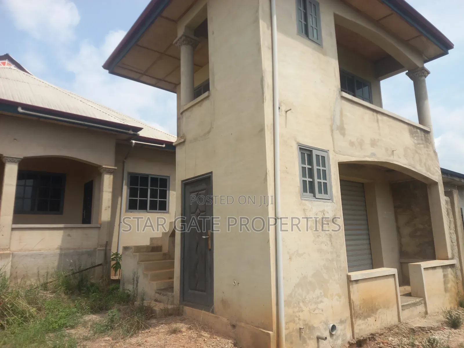 7bdrm House in Mampongteng New Site, Kwabre for sale