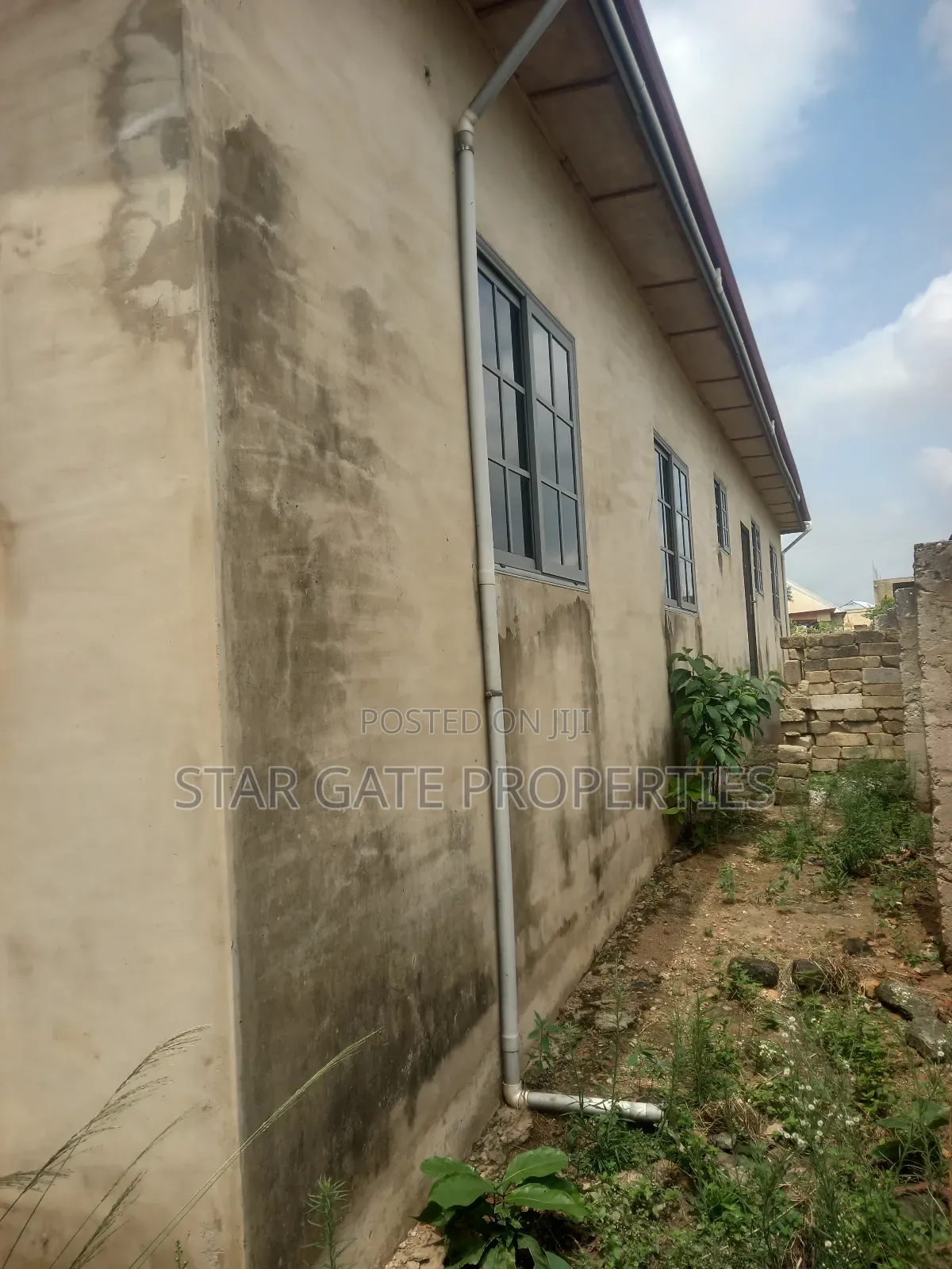 7bdrm House in Mampongteng New Site, Kwabre for sale