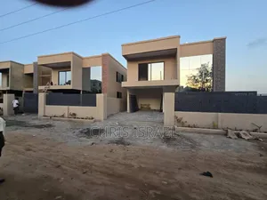 4bdrm Mansion in Sakumono for sale