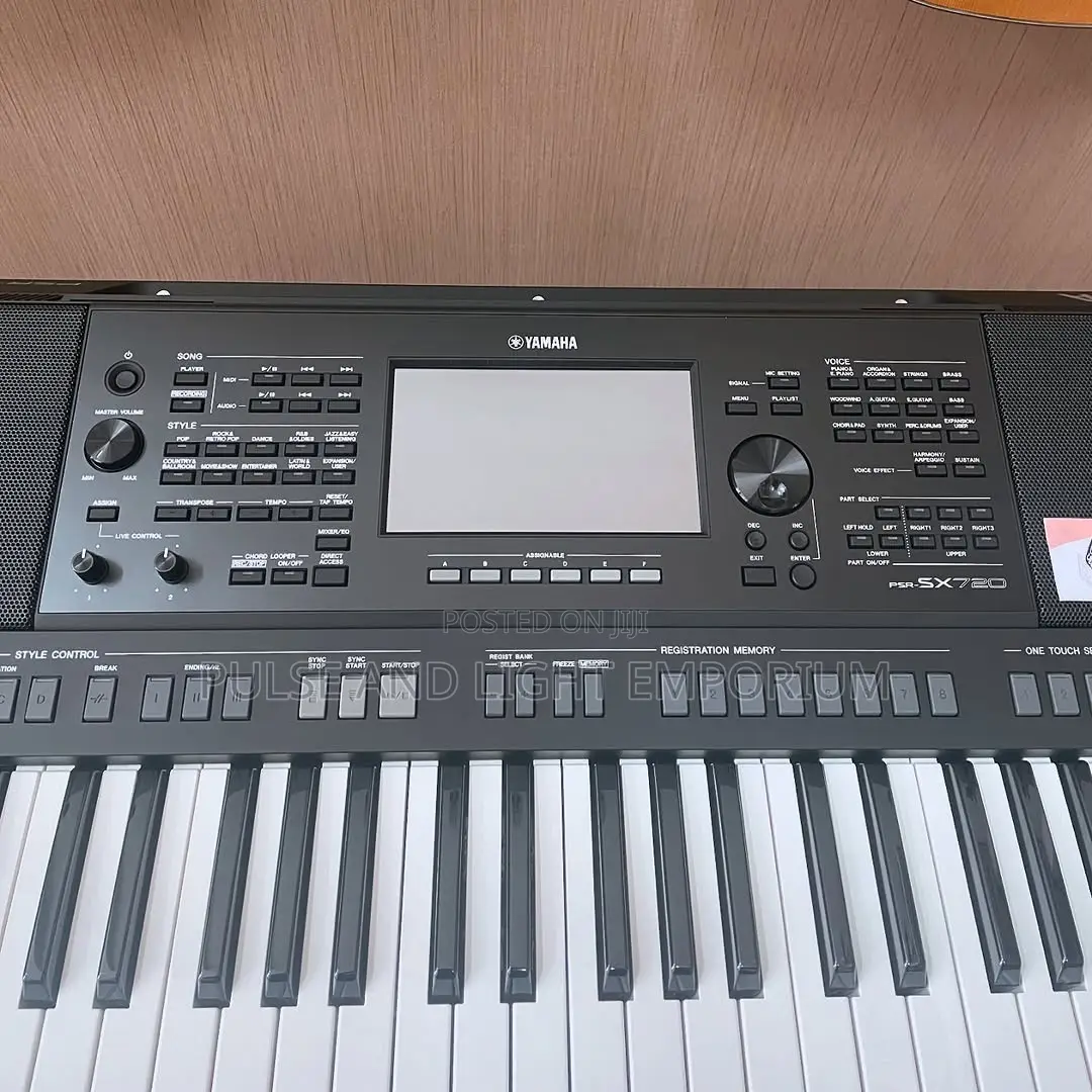 Yamaha PSR-Sx720 61-Key Arranger Workstation(Keyboard)