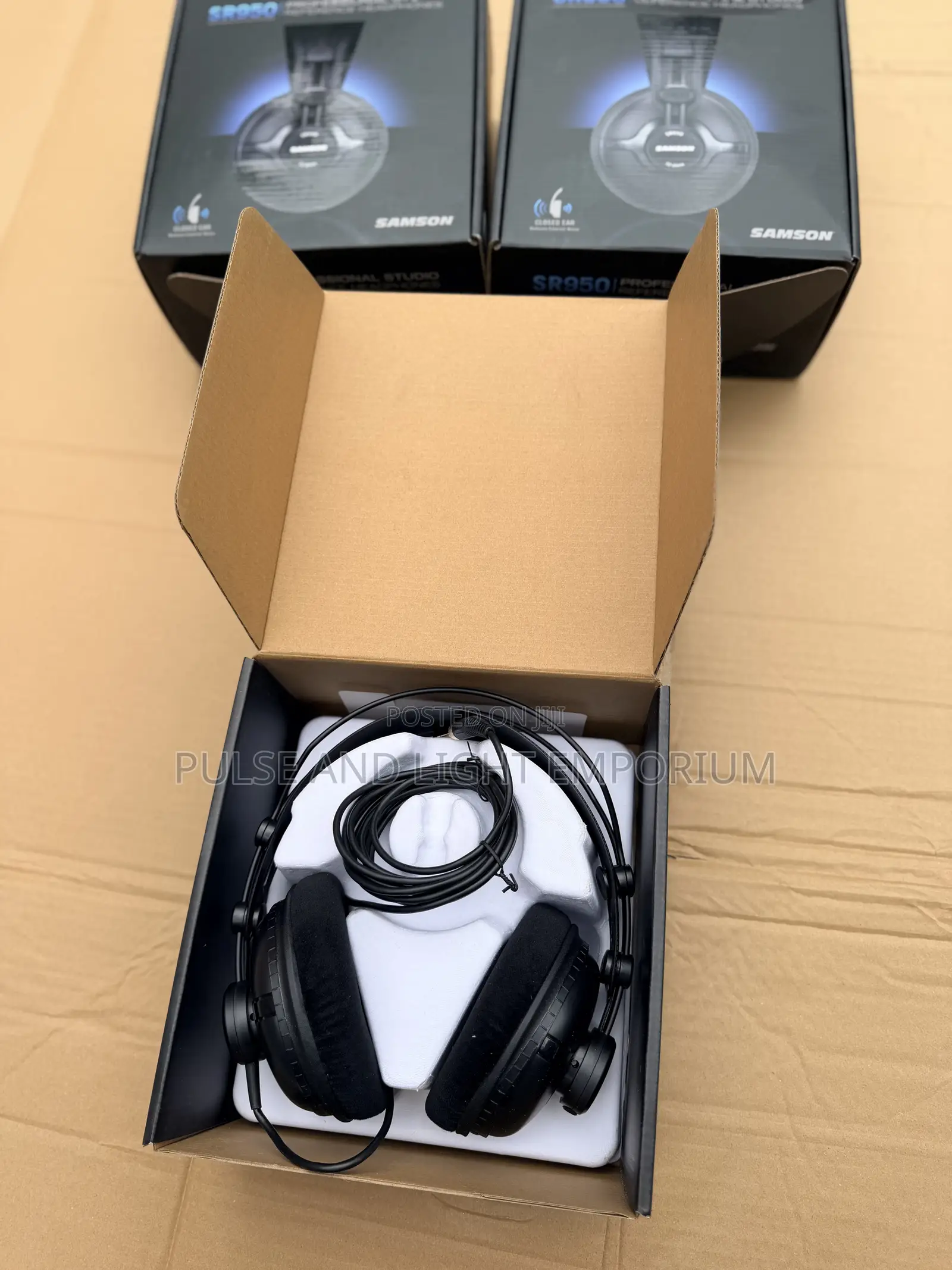 Samson Sr950 Professional, Closed-Back Studio Reference Headphones