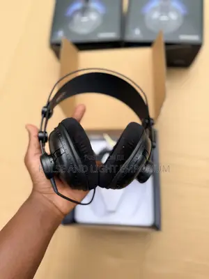Samson Sr950 Professional, Closed-Back Studio Reference Headphones