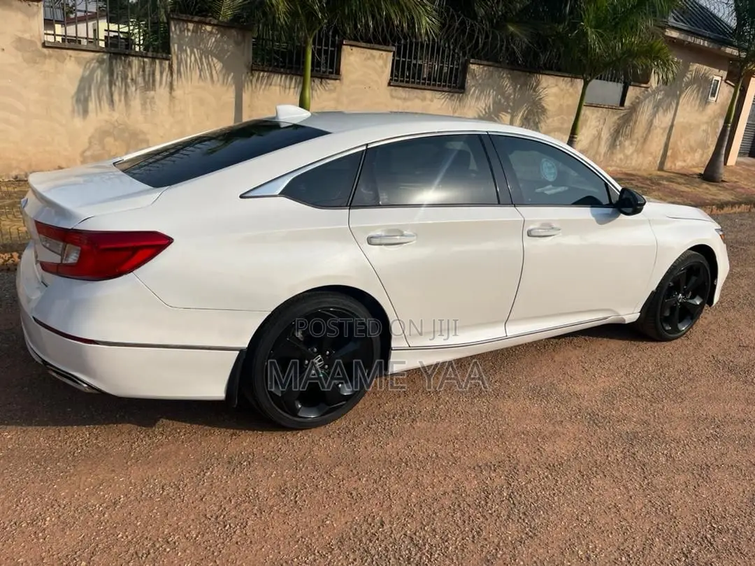 Honda Accord Touring 2018 White