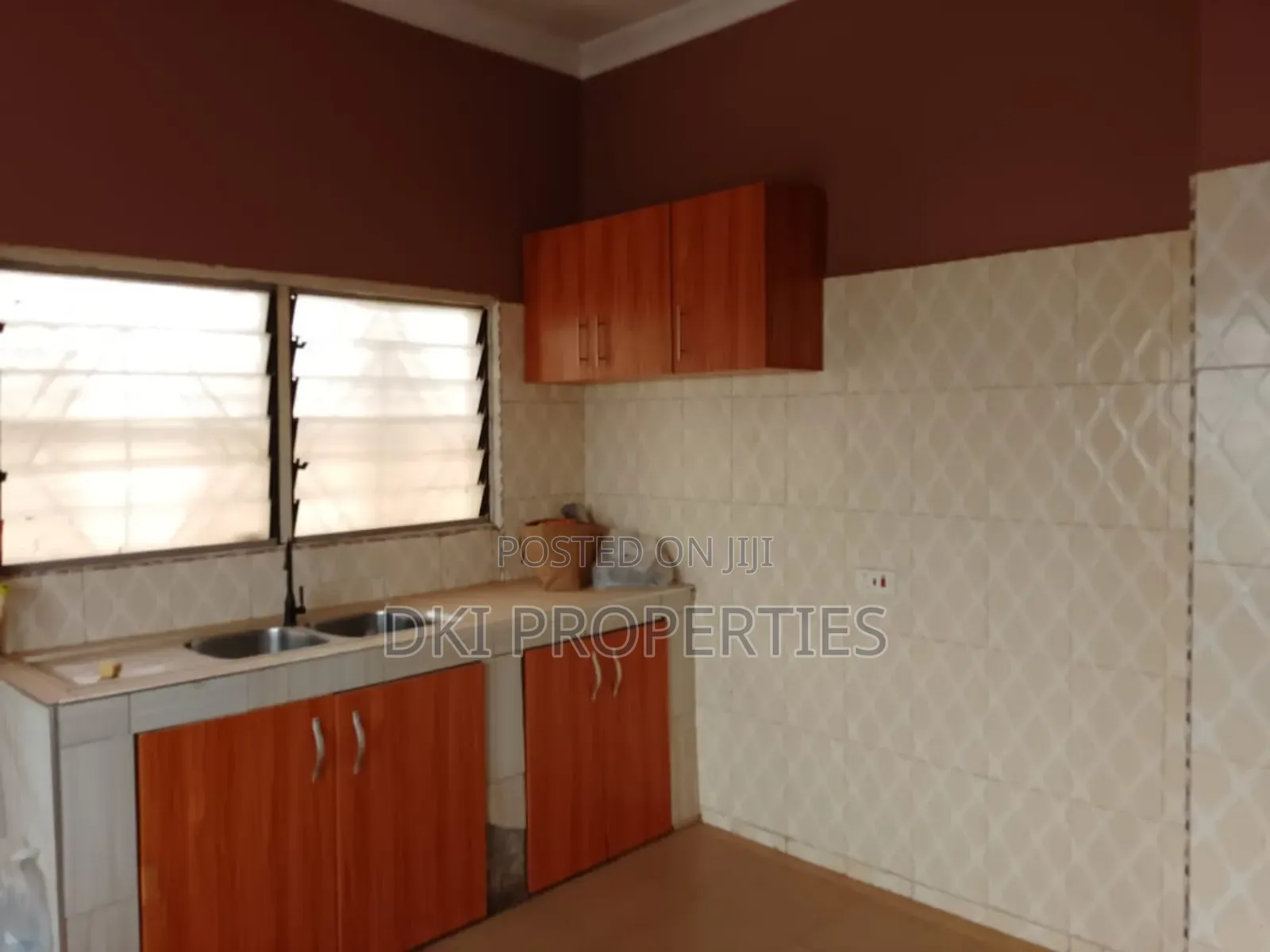 4bdrm House in Dki Properties, Adenta for rent
