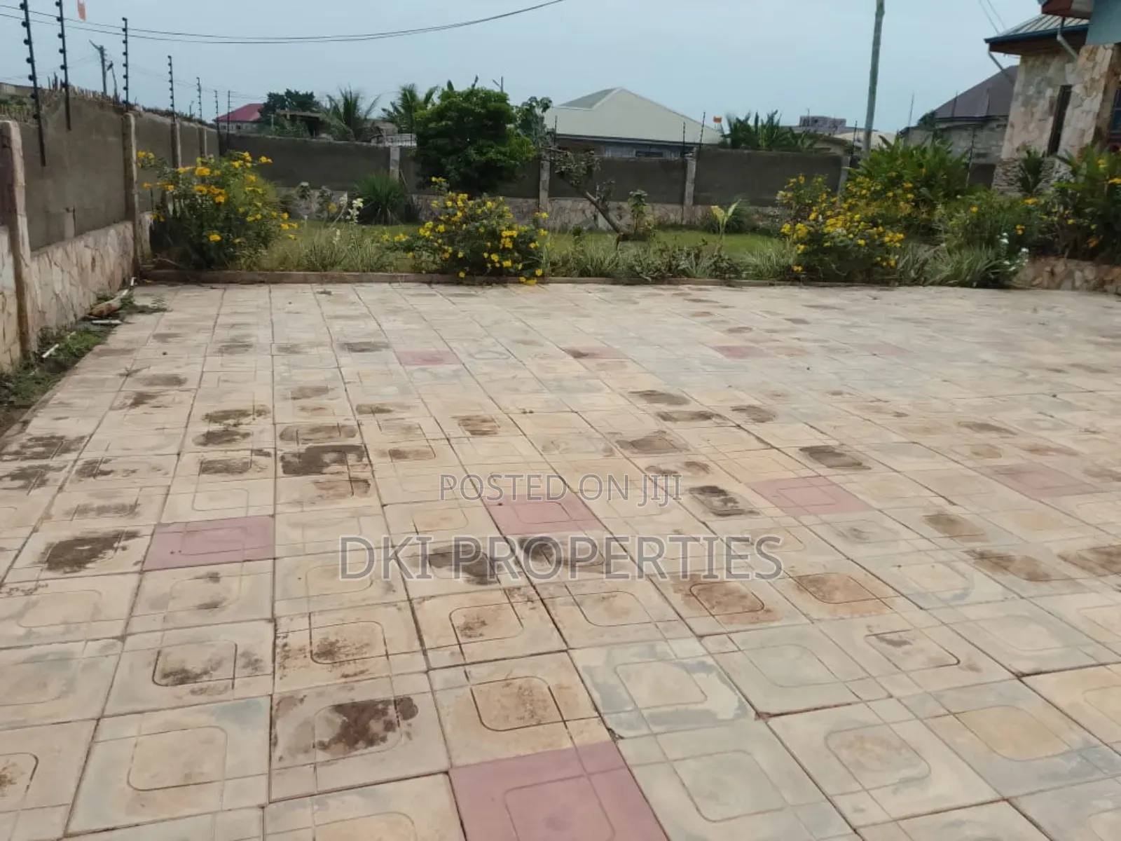 4bdrm House in Dki Properties, Adenta for rent