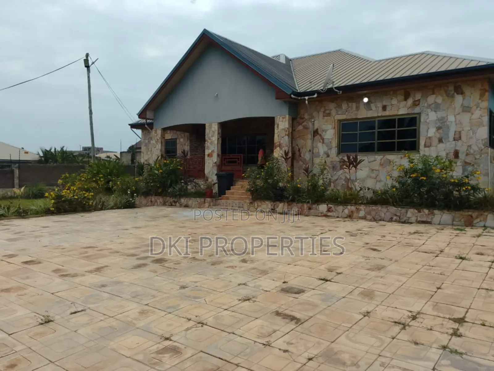 4bdrm House in Dki Properties, Adenta for rent