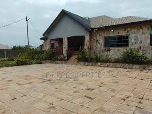 4bdrm House in Dki Properties, Adenta for rent