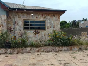 4bdrm House in Dki Properties, Adenta for rent