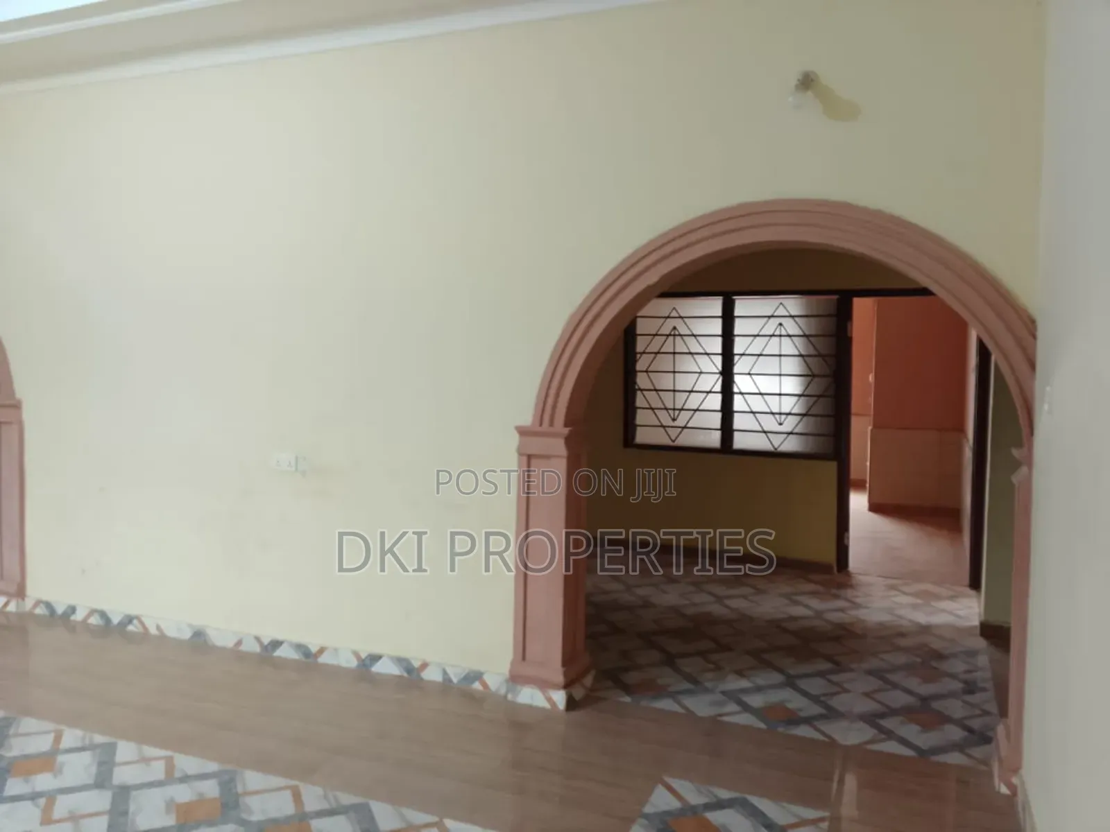4bdrm House in Dki Properties, Adenta for rent