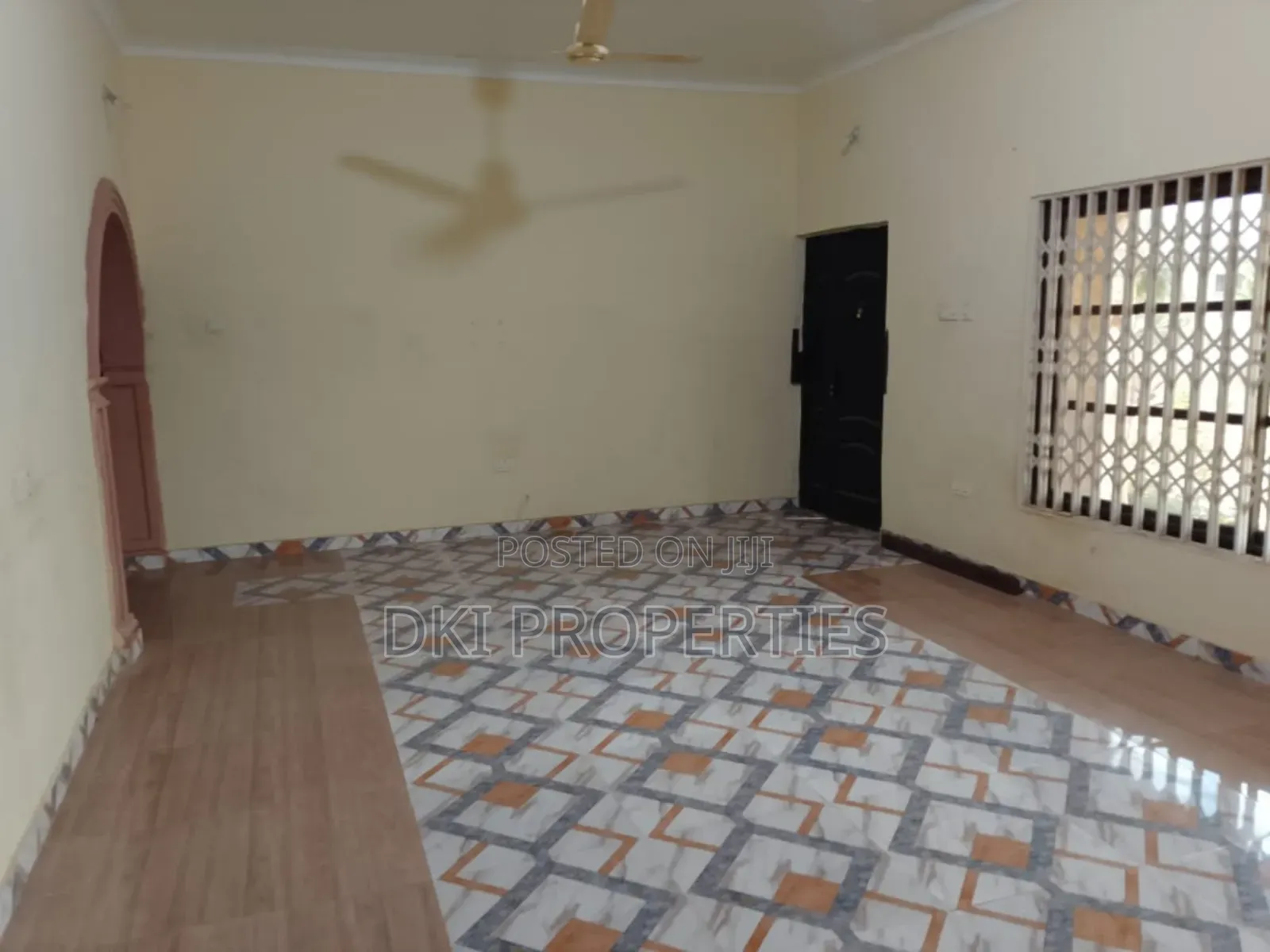 4bdrm House in Dki Properties, Adenta for rent