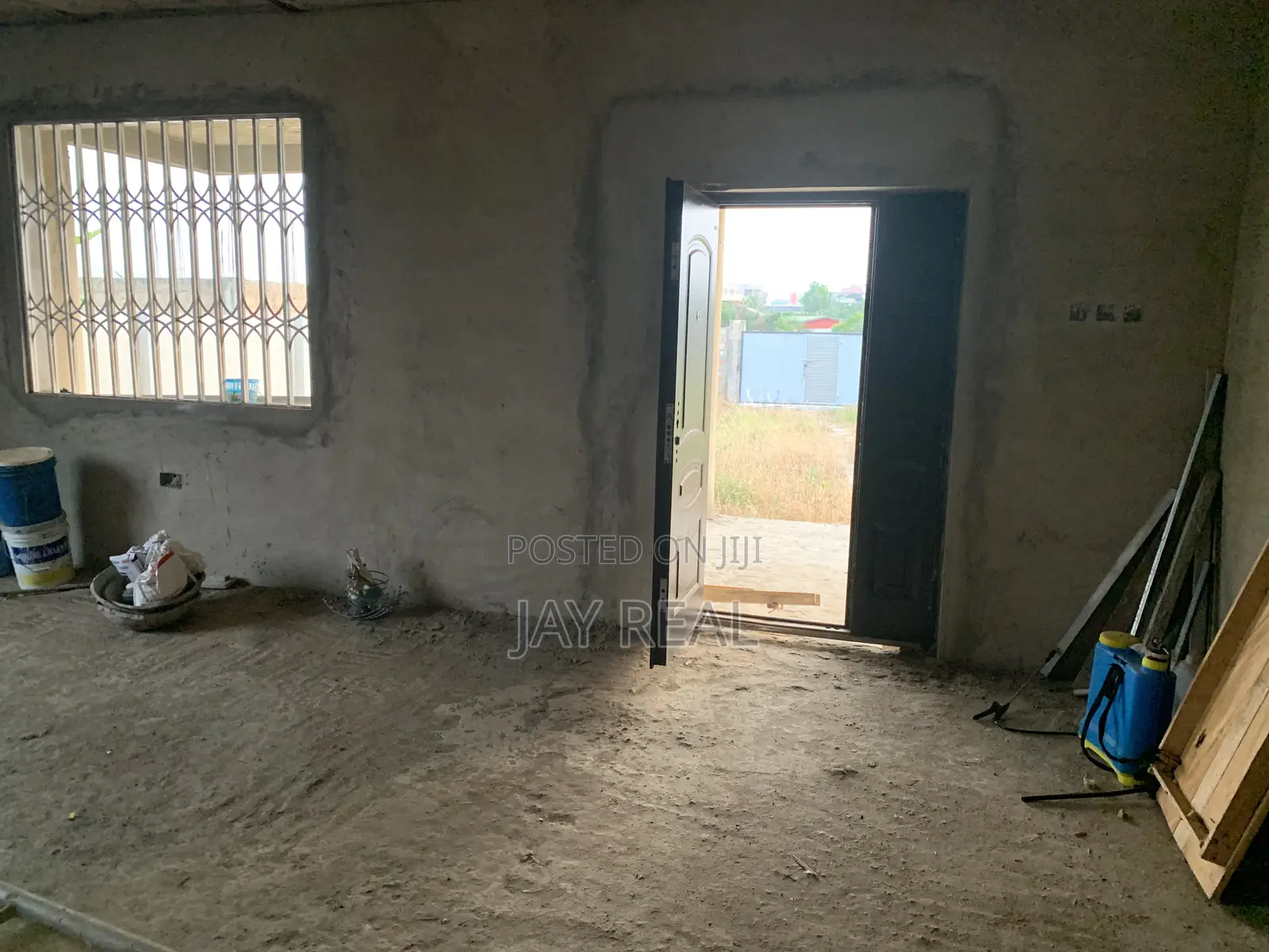An Uncompleted 6bedrooms Self Compond for Sale