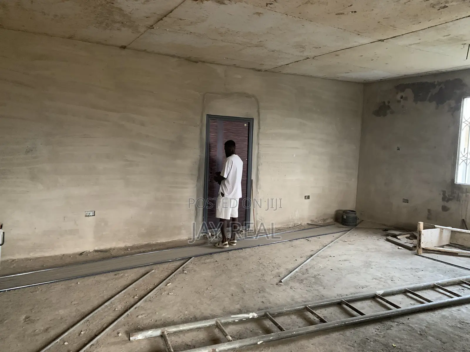 An Uncompleted 6bedrooms Self Compond for Sale