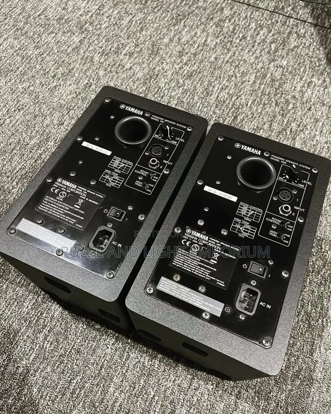 Yamaha Hs5 Powered Studio Monitors - Black