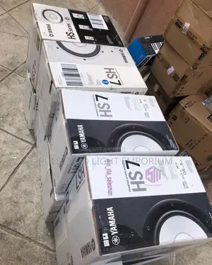 Yamaha Hs7 Inch Powered Studio Monitor Pair - Black
