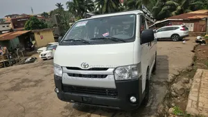 Toyota HiAce 2015 White