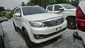 Toyota Fortuner 2.7 AWD 2014 White