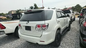Toyota Fortuner 2.7 AWD 2014 White