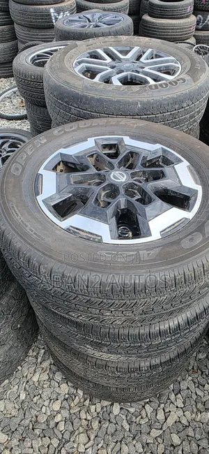 Nissan Navara Rims 18" With Tires