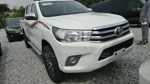 Toyota Hilux Revo Double Cab Petrol 2.7 AWD 2021 White