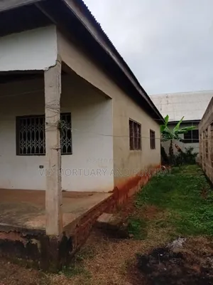 3bdrm Apartment in Atwima Nwabiagya for sale