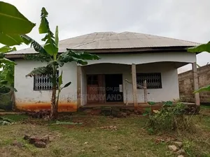 3bdrm Apartment in Atwima Nwabiagya for sale