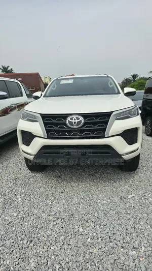 Toyota Fortuner 2.7 AWD 2022 White